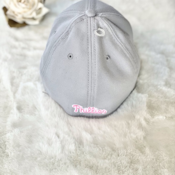 New with tags PHILADELPHIA PHILLIES OFFICIAL MLB HAT GRAY with Pink & white logo - Picture 5 of 7